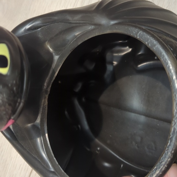 Toothless Popcorn Bucket - Picture 2 of 10